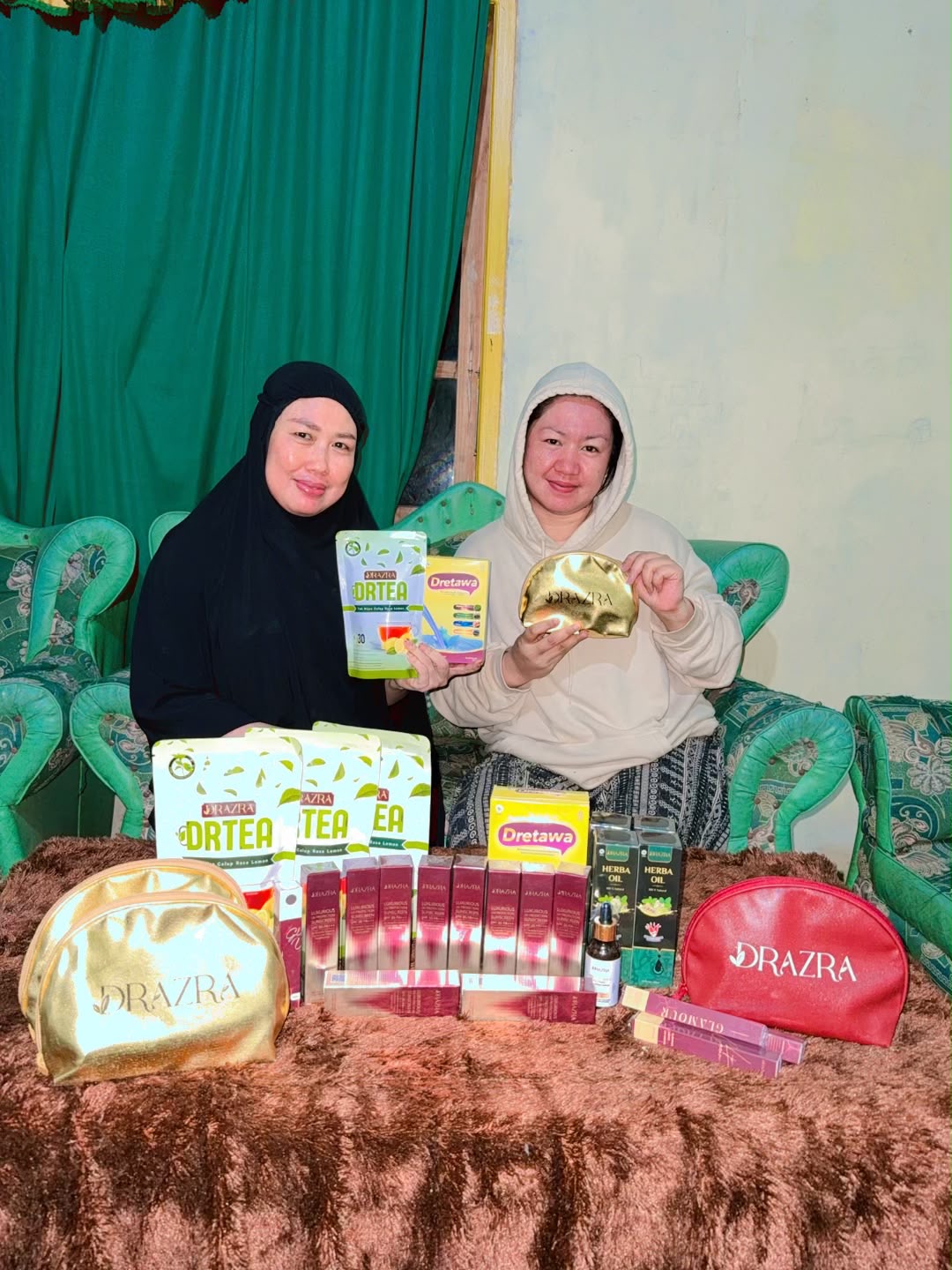 Aktivitas dan komunitas Erna Ningsih bersama DRAZRA